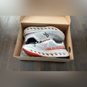 On Cloud Surfer Next Wide Iron/Glacier 8.5M